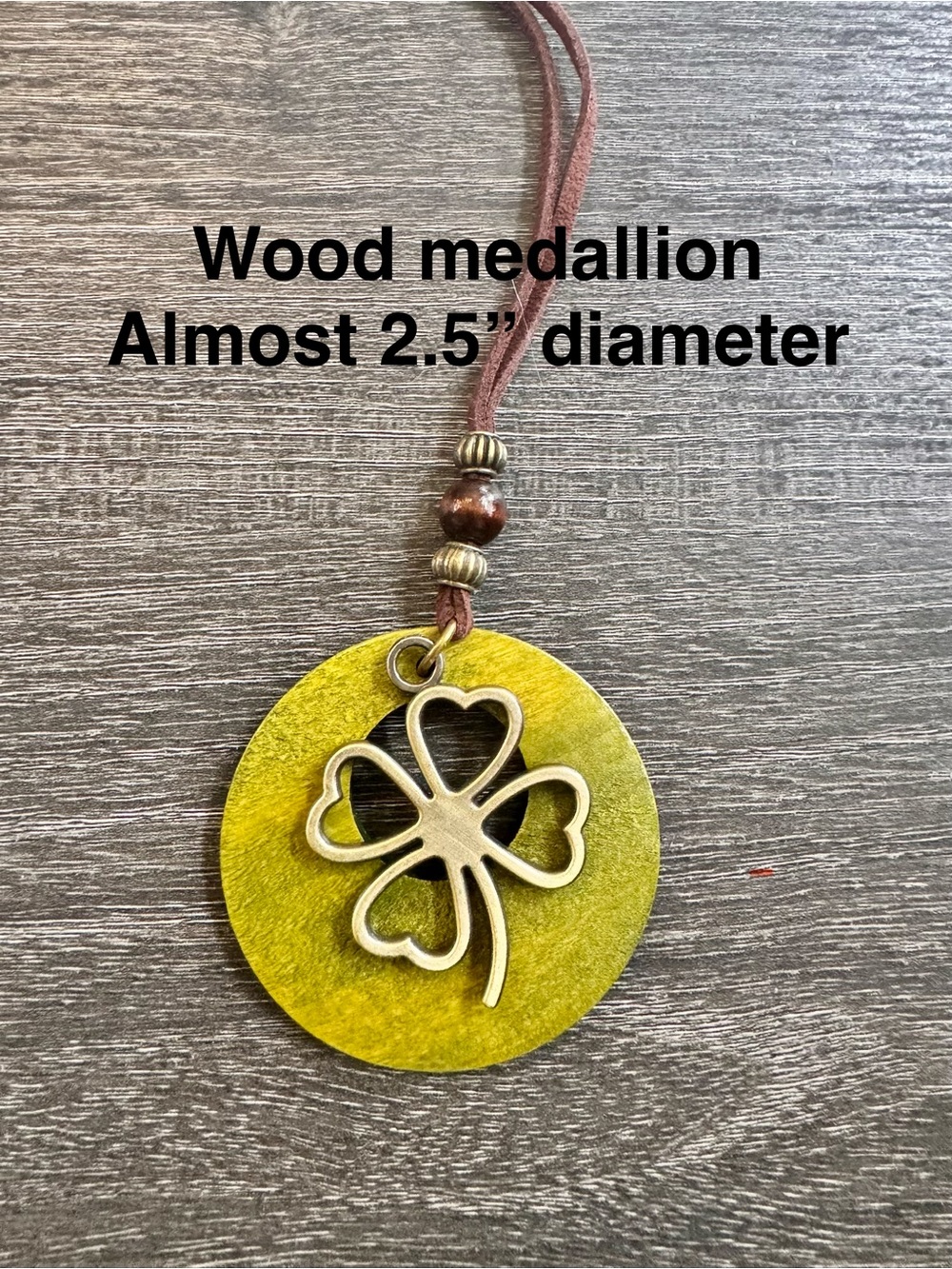 Four-Leaf Clover Wooden Medallion Necklace - Green